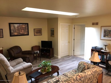 1012 Barney Ave, Flint, MI 48503 - photo 5