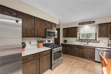 388 Buckeye Dr, Sheffield Lake, OH 44054 - photo 7