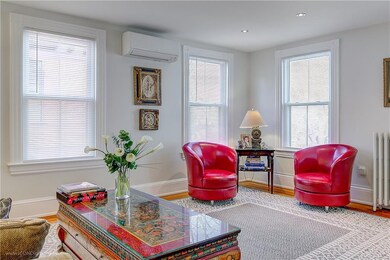 11 Dresser St, Newport, RI 02840 - photo 4