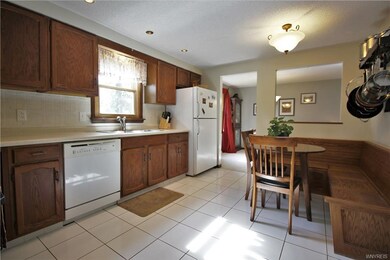 1191 Doebler Dr, North Tonawanda, NY 14120 - photo 4