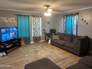 6055 E Pike St unit 6057, Bay Saint Louis, MS 39520 - photo 4