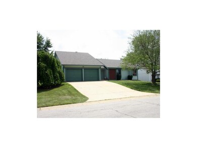 901 SW Georgetown Dr, Lees Summit, MO 64082 - photo 2