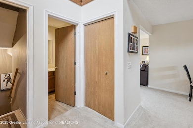 5359 Wild Oak Dr unit 54, East Lansing, MI 48823 - photo 7