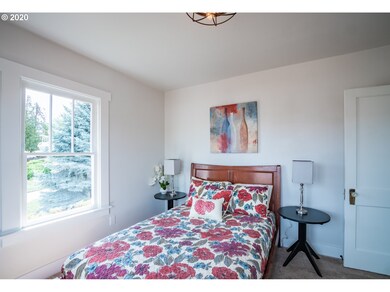 1113 E 8th St, the Dalles, OR 97058 - photo 4