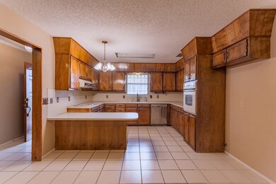 9011 W Valley Meadow Ln, Odessa, TX 79764 - photo 5