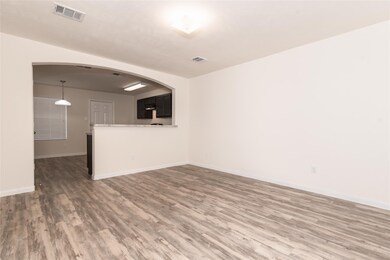 671 Fallow Ln, Alvin, TX 77511 - photo 5