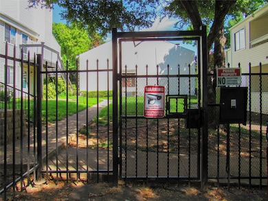 7431 Holly Hill Dr unit 216, Dallas, TX 75231 - photo 2