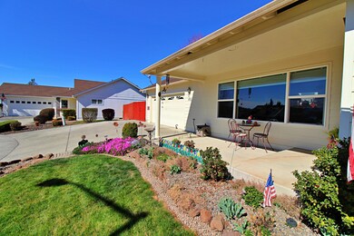 982 Jessica Ct, Eagle Point, OR 97524 - photo 3