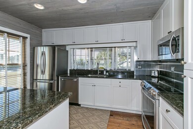 012_Kitchen