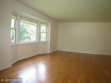 3604 Faircastle Dr, Chevy Chase, MD 20815 - photo 3