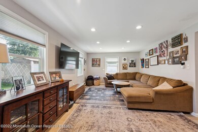 06Living Room