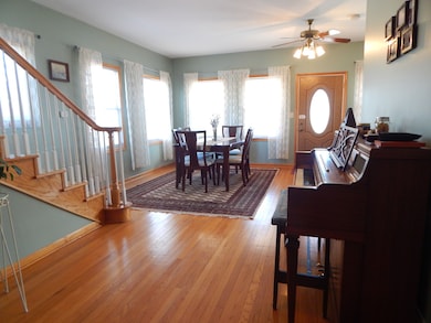 1722 E Algonquin Rd, Des Plaines, IL 60016 - photo 2