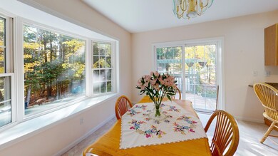 06 Dining Area