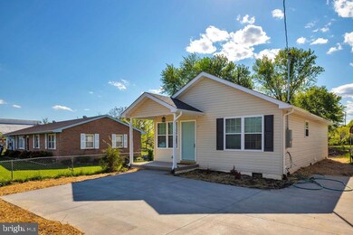 227 Stonewall St, Strasburg, VA 22657 - photo 2