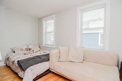 2 Mullins Ct unit 2, Cambridge, MA 02141 - photo 4