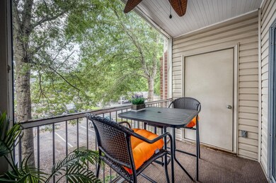 1900g patio