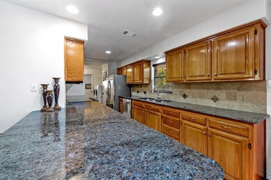 621 Lucky 13 Rd, Pottsboro, TX 75076 - photo 4