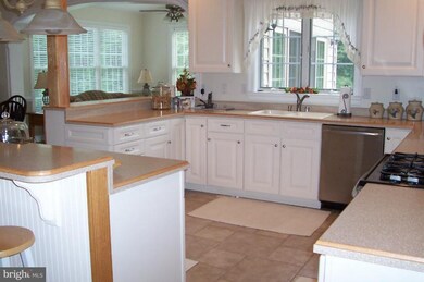 4824 Tilley Dr, Sykesville, MD 21784 - photo 7