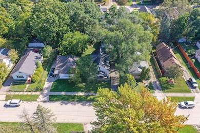1932 Lowell Ave unit Upper Unit, Saginaw, MI 48601 - photo 7