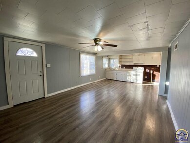 738 SW Cambridge Ave, Topeka, KS 66606 - photo 3