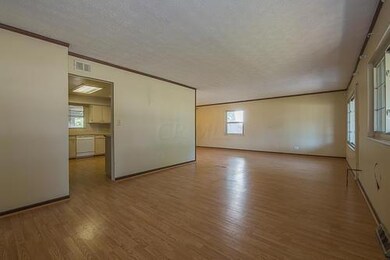 family room (2)