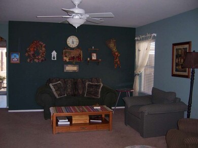 Family Room - COZY!!!