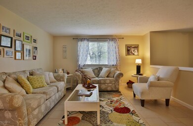 8208 Sealston Dr, Louisville, KY 40228 - photo 4