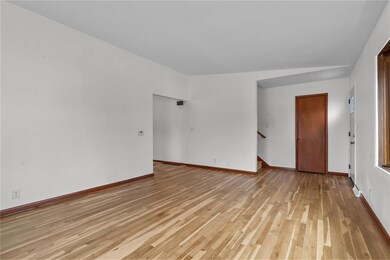 2001 Lauren Dr SW, Cedar Rapids, IA 52404 - photo 3