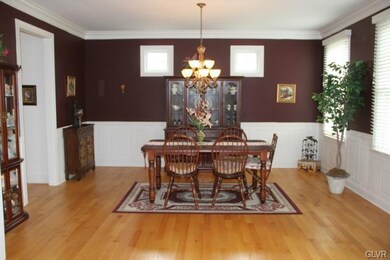 272 Sylvia Ln, Allentown, PA 18104 - photo 4