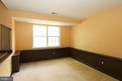 18124 Tompkins Ct, Dumfries, VA 22026 - photo 5