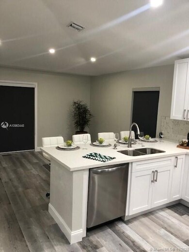 unlisted-address, Oakland Park, FL 33311 - photo 5