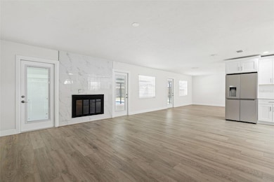 5207 Burr Place unit 2B, Seffner, FL 33584 - photo 6