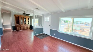 Living Room/Dining