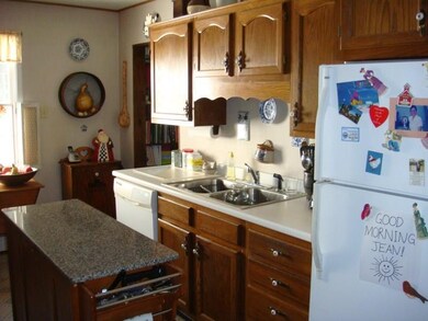 540 Carter Ave, Indiana, PA 15701 - photo 3