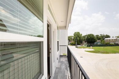 608 Hawthorn Grove Ln, Houston, TX 77009 - photo 3