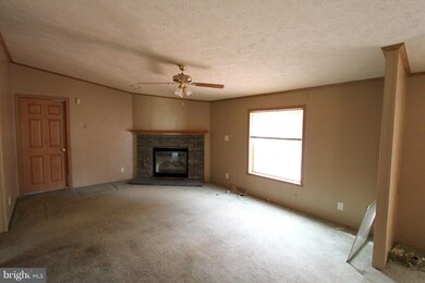 23027 Meadow Wood Dr, Mechanicsville, MD 20659 - photo 3