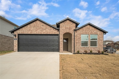 114 S Maroon Ave, Fayetteville, AR 72704 - photo 2