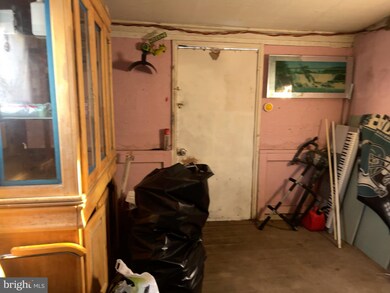 933 Cedar St, Camden, NJ 08102 - photo 5