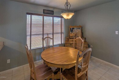 Dine in Kitchen