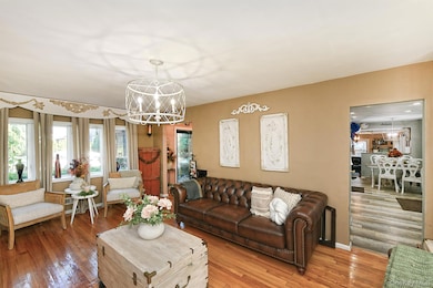 4 Cranford Rd, Plainview, NY 11803 - photo 7