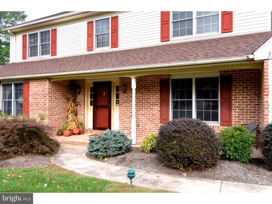 1685 Honeysuckle Ln, Pottstown, PA 19465 - photo 3