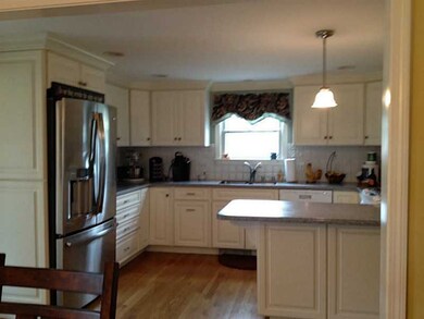 18 Winthrop St, Riverside, RI 02915 - photo 2