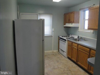 3808 Flowerton Rd, Baltimore, MD 21229 - photo 4