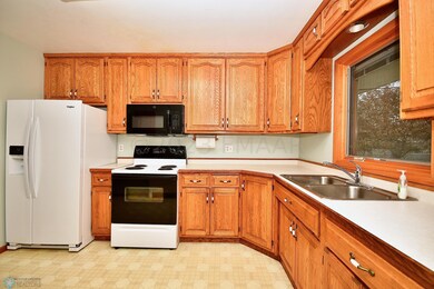 2209 10th St N, Fargo, ND 58102 - photo 4