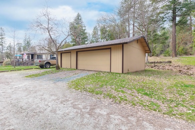 1678 Russell Rd, Merlin, OR 97532 - photo 6