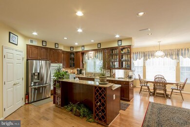 8943 Hollymeade Dr, Lorton, VA 22079 - photo 5