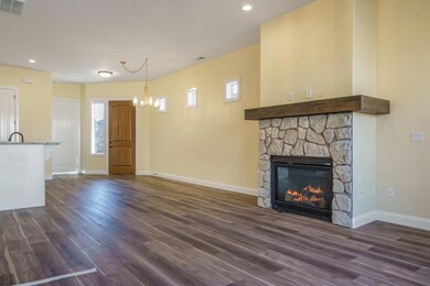 Great Room w/ Fireplace