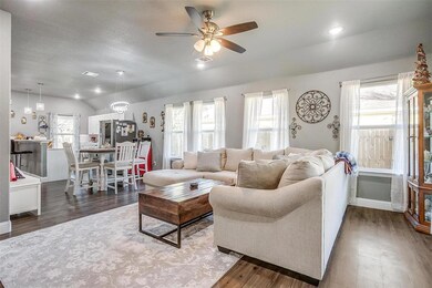 605 Robbins St, Cleburne, TX 76031 - photo 7