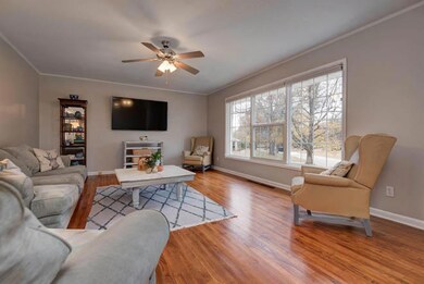 Living room 3