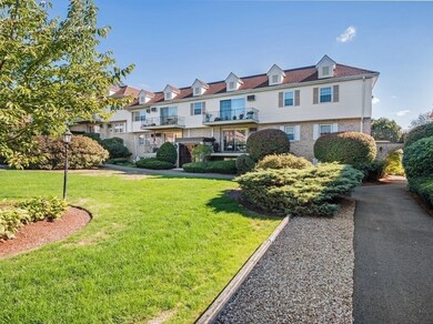 18 Williamsburg Ct unit 1, Shrewsbury, MA 01545 - photo 2